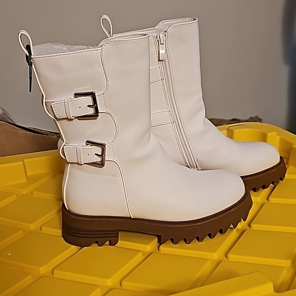 Journee Yasmine Boots